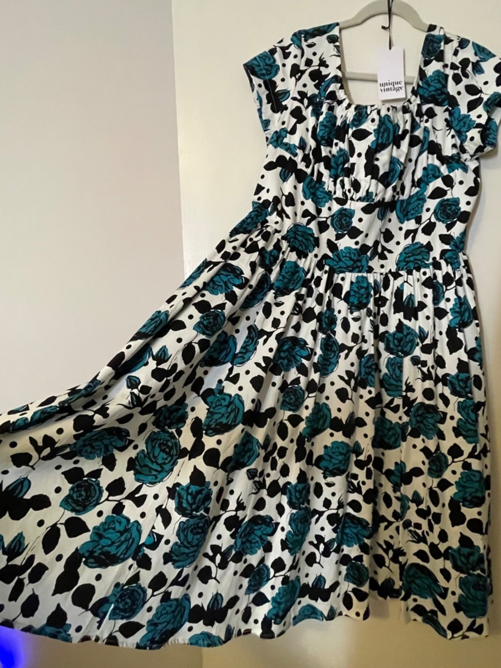 NWT Unique Vintage White & Turquoise Rose Cap Sleeve Valencia Swing Dress - 2X - Picture 4 of 12